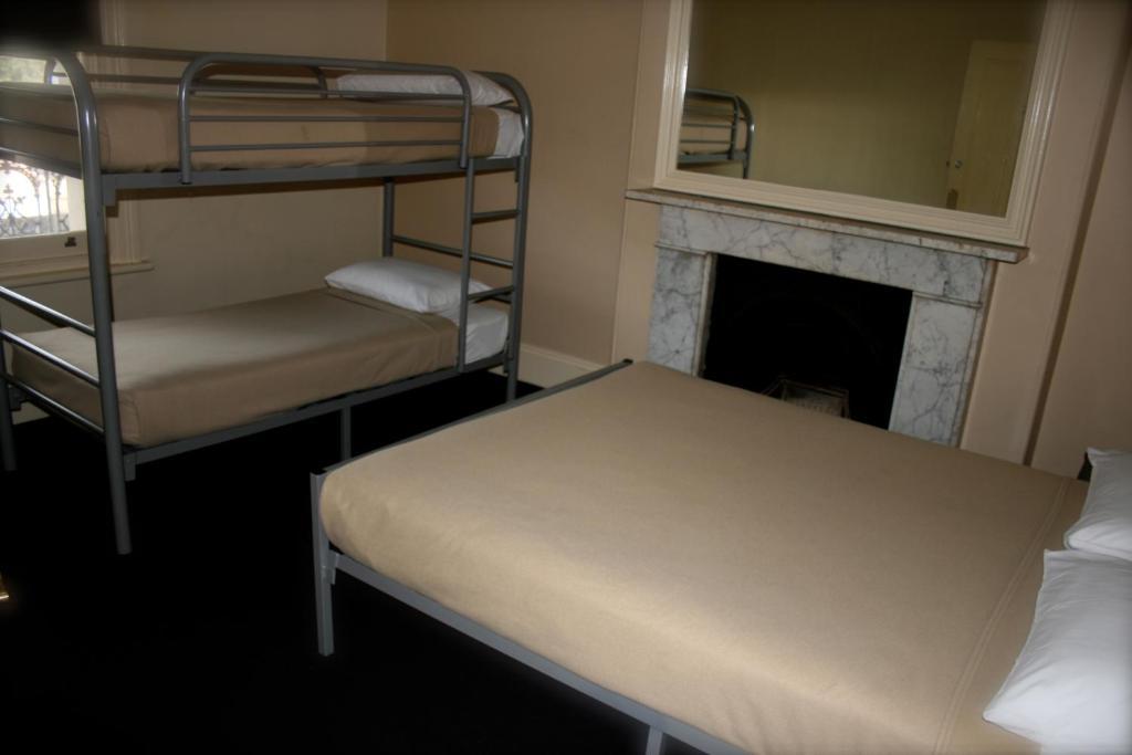 Glenelg Beach Hostel Chambre photo