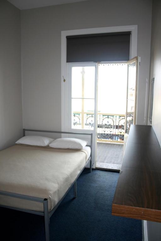 Glenelg Beach Hostel Chambre photo