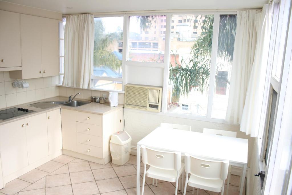 Glenelg Beach Hostel Chambre photo