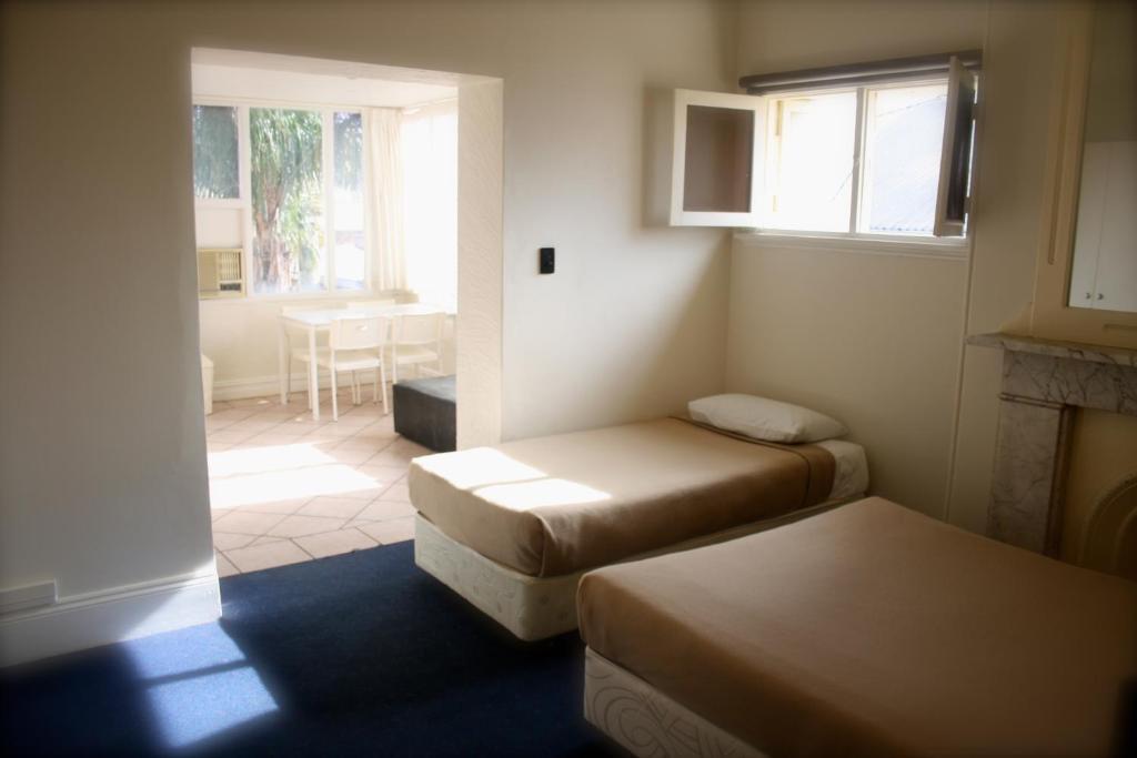 Glenelg Beach Hostel Chambre photo